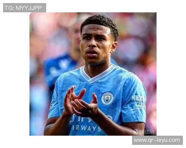 小将谢伊莱西随曼联一线队训练全力备战埃弗顿挑战赛 小将谢伊莱西随曼联一线队训练全力备战埃弗顿挑战赛