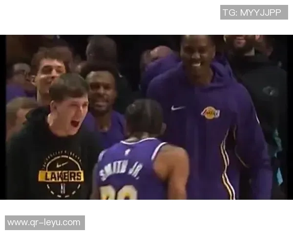 小尼克史密斯回顾湖人媒体日盛况与黄蜂时的鲜明对比